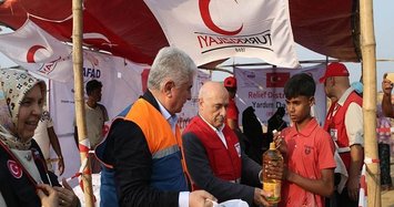 Turkish delegation visits Muslims in Bangladesh camps
