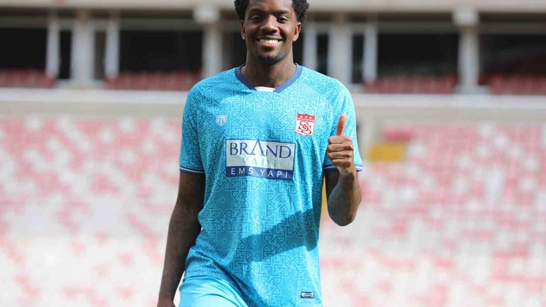 SİVASSPOR’A QUEENSY MENIG ŞOKU!