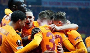 Galatasaray beat Olympique Marseille 4-2