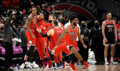DeMar DeRozan lifts Chicago Bulls at buzzer again
