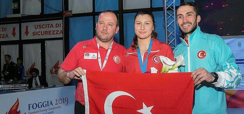 TURKISH WOMAN FENCER WINS SILVER IN JUNIOR WORLD CUP