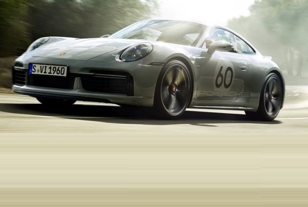 YARIŞÇI RUHLU PORSCHE 911 SPORT