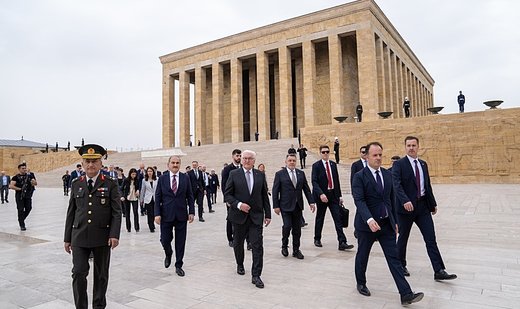 Steinmeier pays visit to mausoleum of Türkiye’s founder