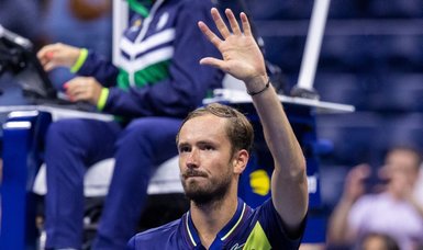 Medvedev halts Baez to reach US Open last 16