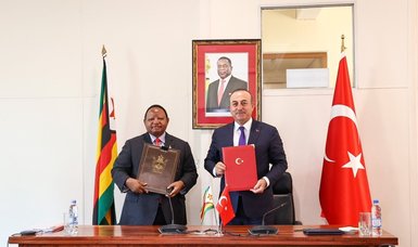 Turkish FM, Zimbabwean counterpart agree to enhance bilateral ties