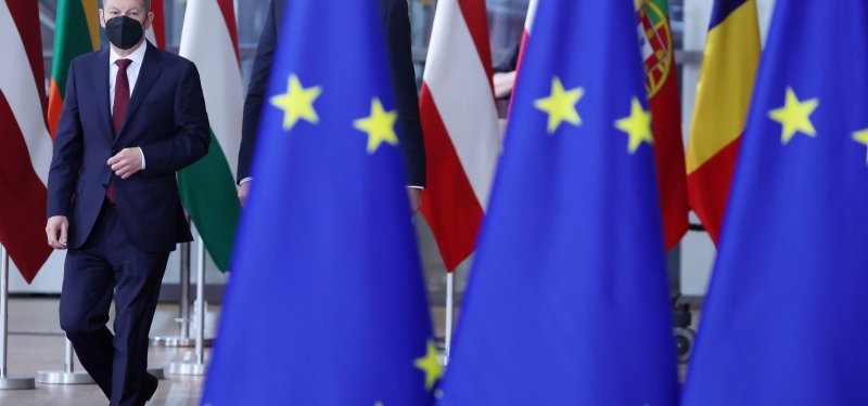 EU hopes to avoid Ukraine war with talks, sanctions threat