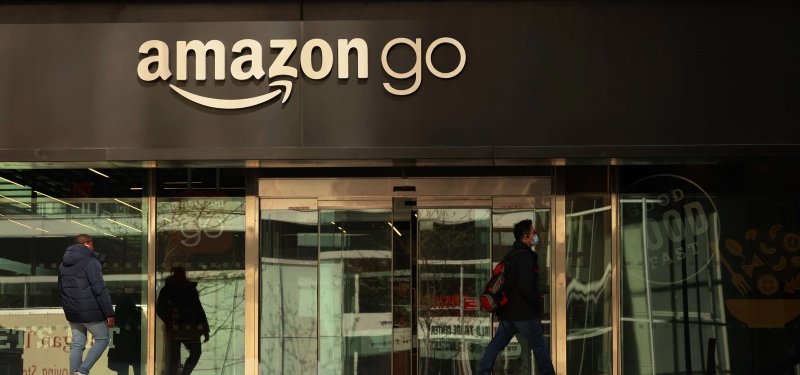Amazon posts slowest sales growth since 2001