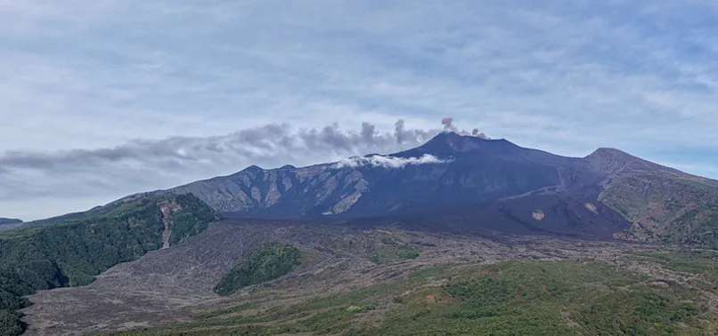 VOLCANIC ASH HALTS ITALYS CATANIA AIRPORT FOR THIRD DAY IN A ROW