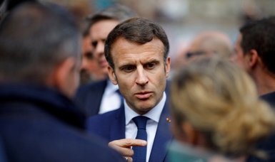 Macron makes last-minute appeal to dispirited left as Le Pen surges