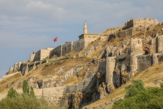 Tarihe meydan okuyan Van Kalesi