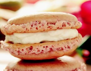 Pembe Macaron Pancarlı Sade Kremalı