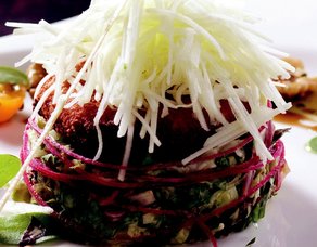 Keçi Peynirli Salata