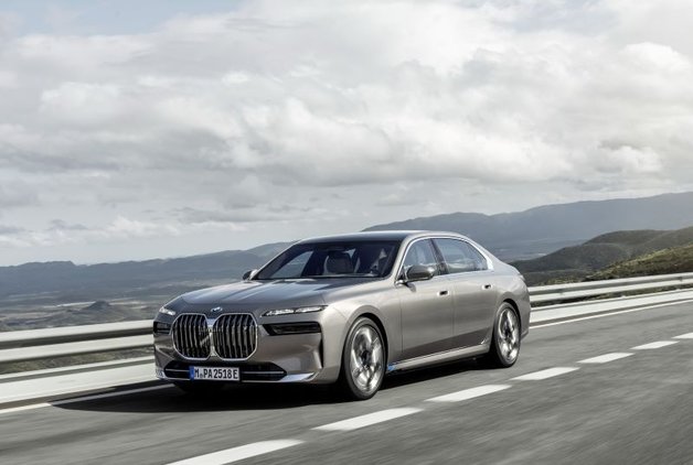 BMW 7 SERİSİ TANITILDI