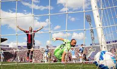 Bologna thump Lazio to ease pressure on Mihajlovic