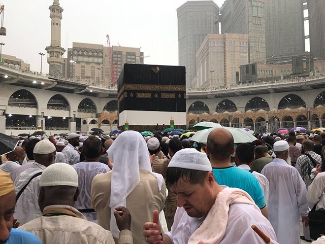 Kabe’de yağmur sevinci