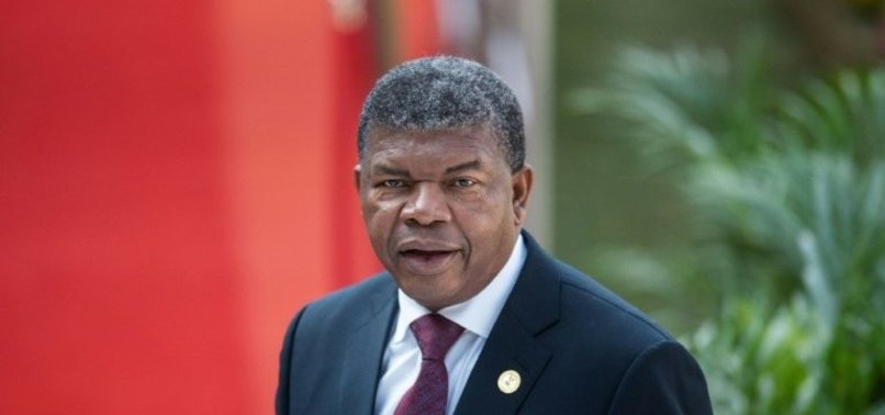 ANGOLAN PRESIDENT LEADS IN POLL RESULTS