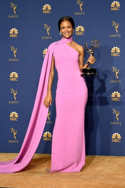 Tüm Zamanların En Şık Emmy Elbiseleri