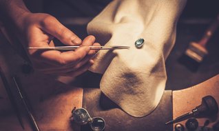 Pırıl pırıl iş: Mücevher bayiliği