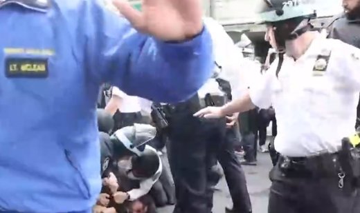 Pro-Palestinian protesters beaten and arrested by American police in New York
