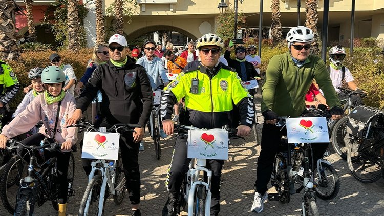 İzmir’de organ bağışına dikkati çekmek için bisiklet turu düzenlendi