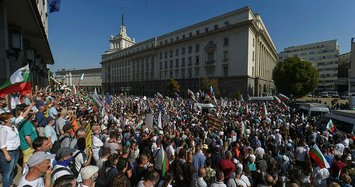 Thousands protest against Bulgarian government to resign