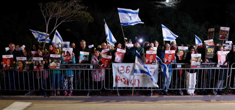 Thousands rally in Israel to call for resignation of Netanyahu government