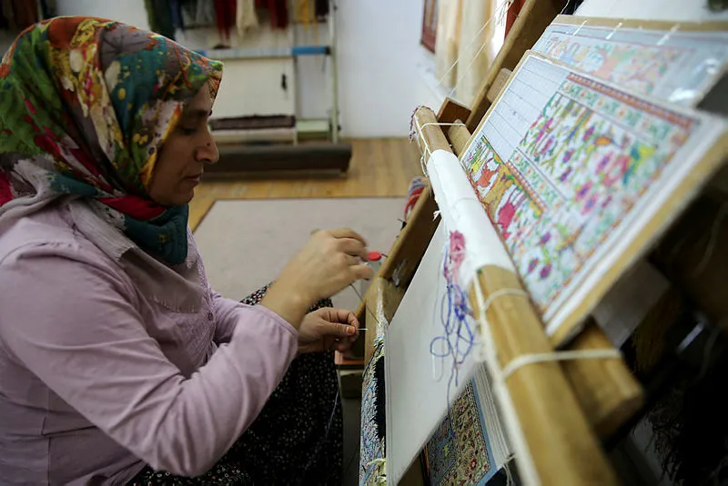 Cappadocia's silk carpets enchant visitors with colors, patterns