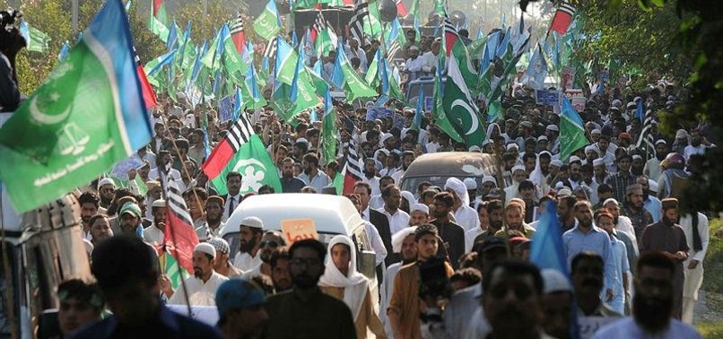 HUNDREDS PROTEST AGAINST MYANMAR AUTHORITIES IN PAKISTAN