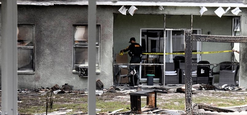 SMALL PLANE CRASHES INTO FLORIDA RESIDENTIAL YARD, KILLING 1