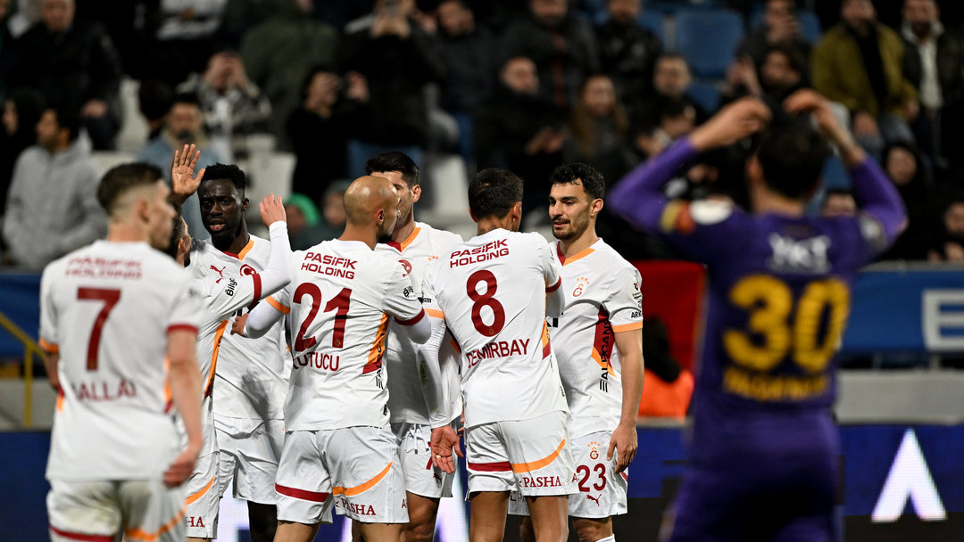 GALATASARAY EYÜP ENGELİNİ RAHAT GEÇTİ