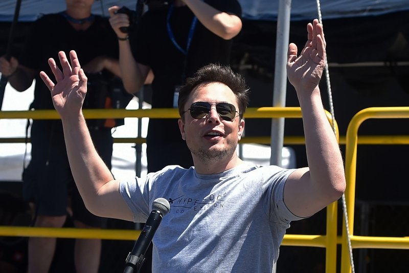 ELON MUSK İLE HIZLI YARIŞMA