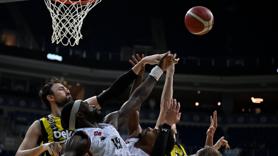 FENERBAHÇE LİDERLİĞİ GARANTİLEDİ