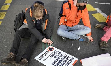 Last Generation activists block tunnel and bridges in Hamburg