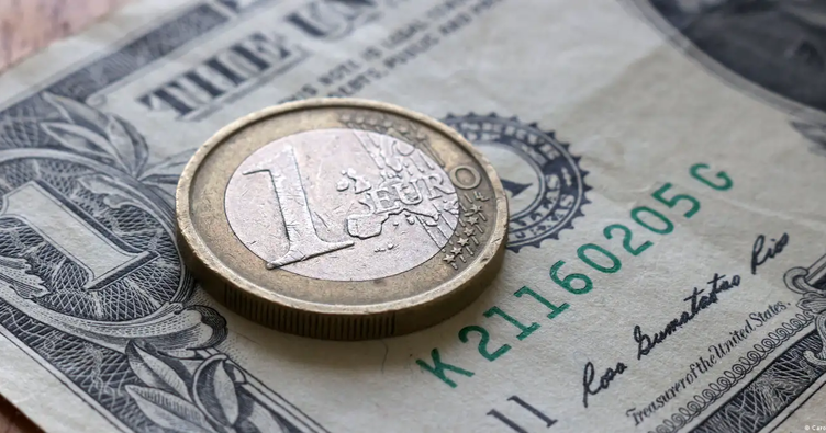 ECB: Zayıf dolar ABD ekonomisine güvenin azaldığının göstergesi