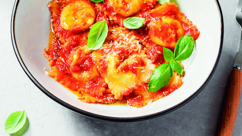 Domates Soslu Ispanaklı Ravioli