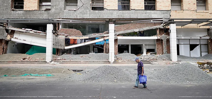COLOMBIA QUAKE DEATH TOLL RISES TO 273
