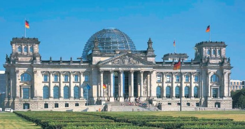 Reichstag replikası Almanları kızdırdı
