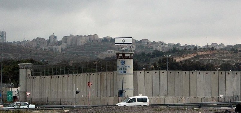 HUNDREDS OF PALESTINIAN PRISONERS HELD IN ISRAELI JAILS GO ON HUNGER STRIKE