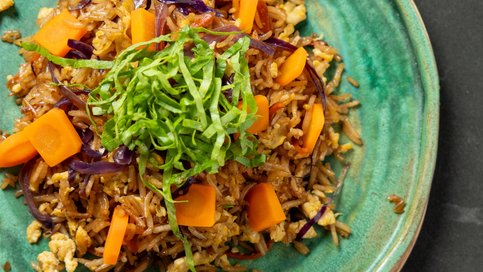 Kırmızı Lahana ve Havuçlu Fried Rice