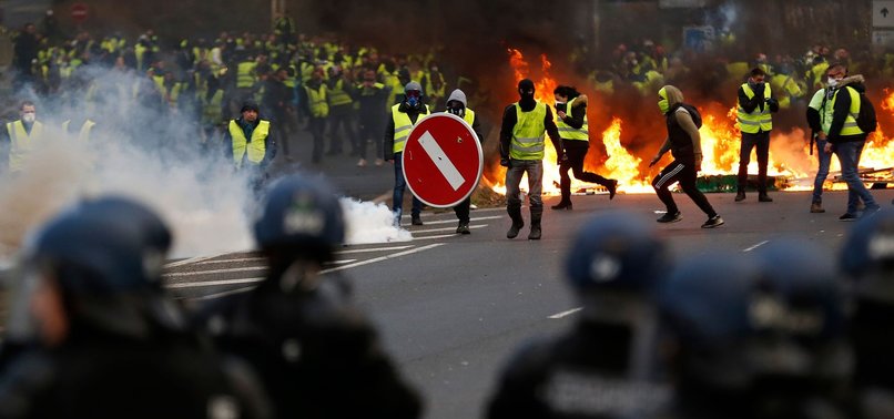135 INJURED IN FRANCES YELLOW VEST PROTESTS