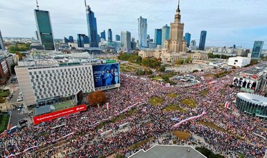 'Hundreds of thousands' at anti-government rally in Warsaw: Polish opposition leader