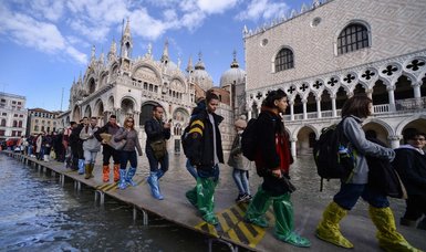 Venice to introduce €5 day-trip fee for tourists