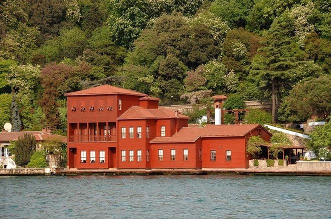 HEKİMBAŞI SALİH EFENDİ YALISI