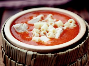 Makarnalı Domatesli Balık Çorbası Tarif