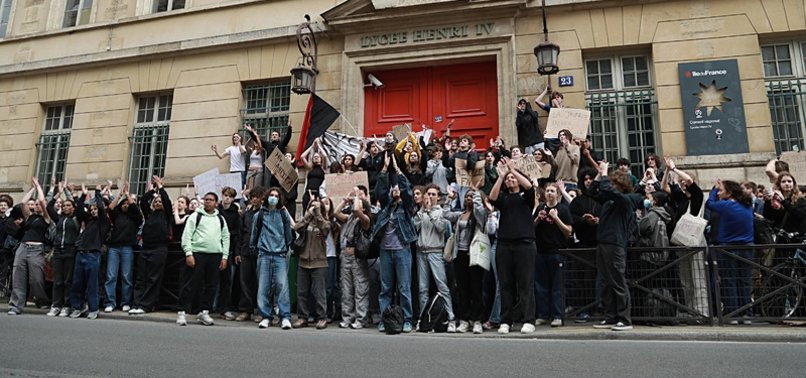 FRENCH STUDENTS PROTEST FAR-RIGHT VICTORY IN EUROPEAN ELECTIONS