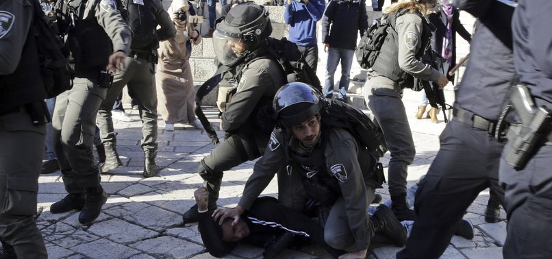 ISRAELI POLICE DETAIN 5 PALESTINIANS IN EAST JERUSALEM