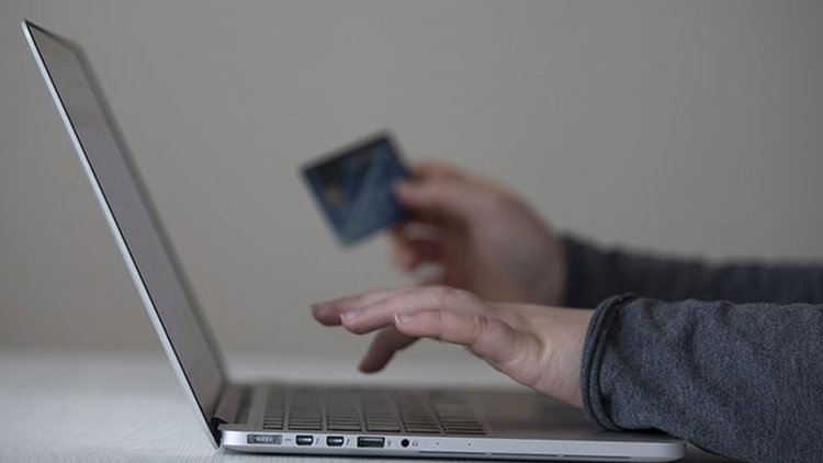 Online alışverişte influencer etkisi