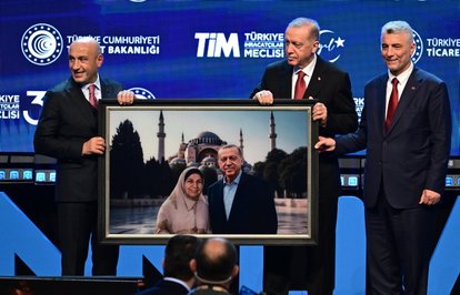 Ekimayıitibariyleson12aylıkihracatımızise2548milyardolarıbuldu