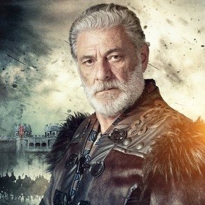 Özcan Varaylı – Kimdir