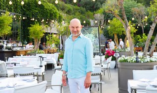 Alnındaki izden doğdu, efsaneye dönüştü